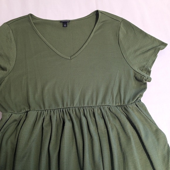 torrid Dresses & Skirts - Torrid Dress Womens 2 Olive Green Ribbed Tiered V-Neck Short Sleeve Knee Length